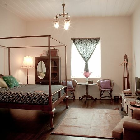 The Asadang Bed And Breakfast Банкок Екстериор снимка
