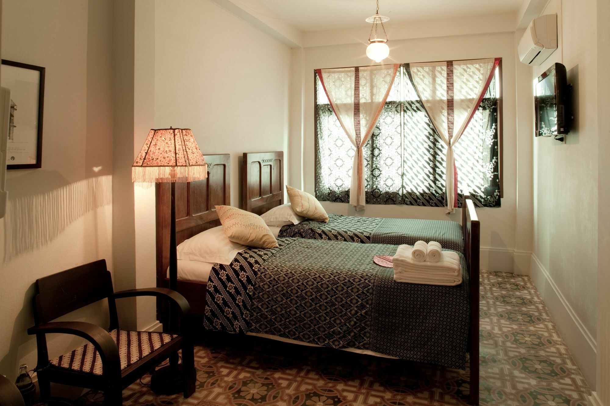 The Asadang Bed And Breakfast Банкок Екстериор снимка