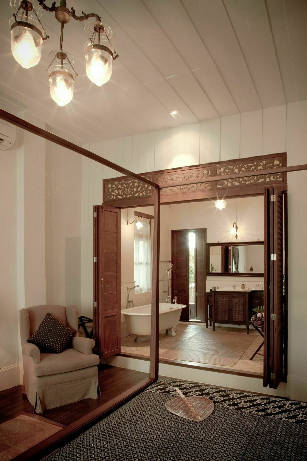 The Asadang Bed And Breakfast Банкок Екстериор снимка