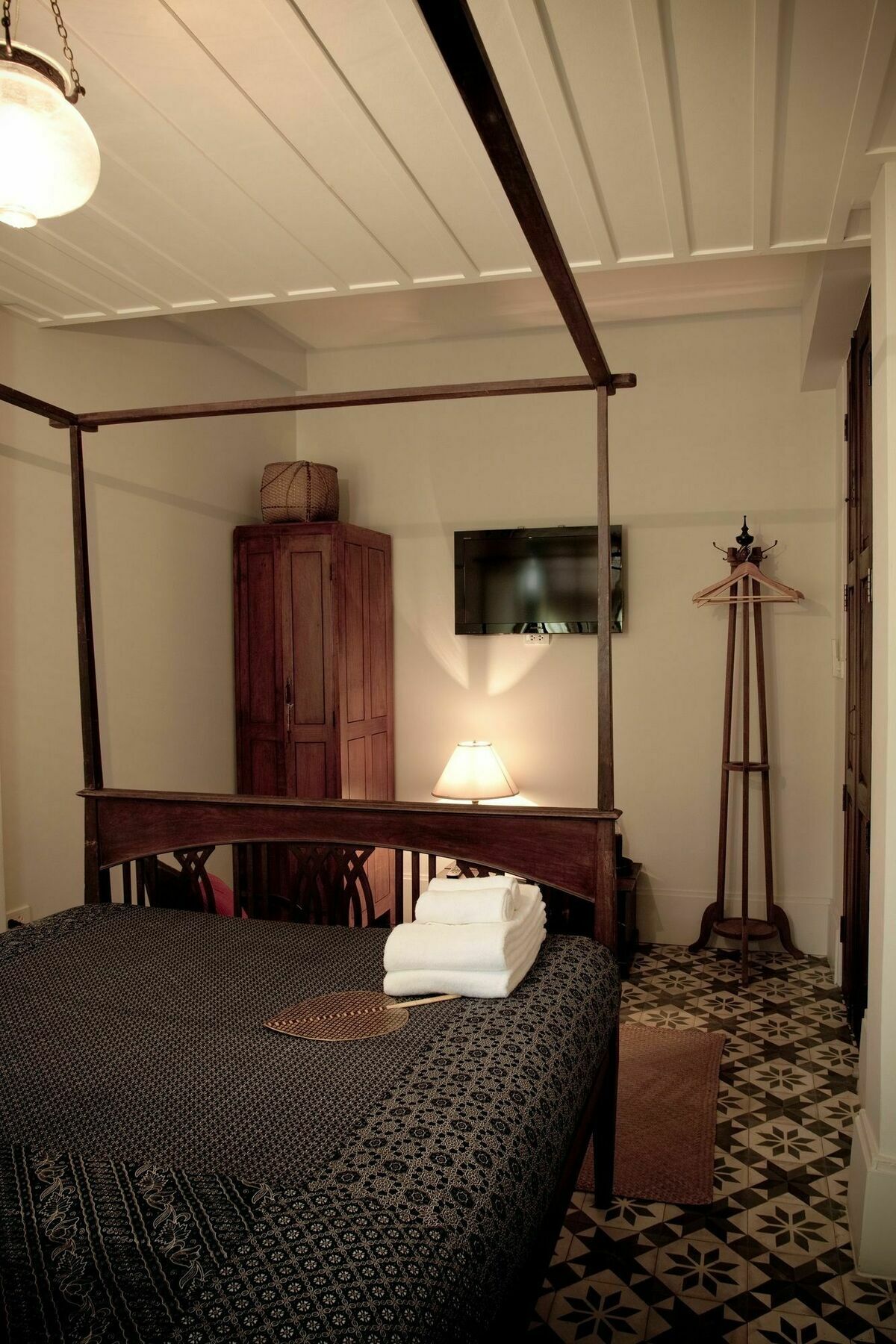 The Asadang Bed And Breakfast Банкок Екстериор снимка
