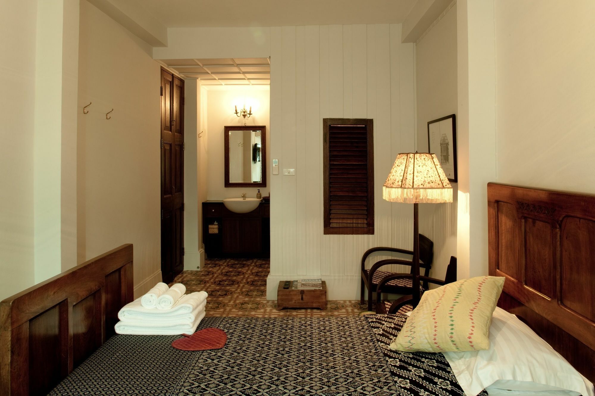 The Asadang Bed And Breakfast Банкок Екстериор снимка
